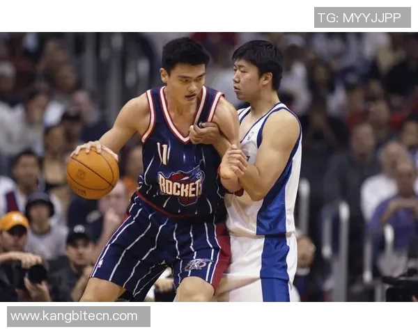 姚明球衣背后故事揭秘:传奇巨星的荣耀与坚持之路 姚明球衣背后故事揭秘:传奇巨星的荣耀与坚持之路