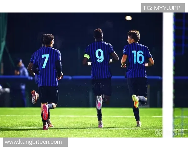 德甲激战：利物浦狂胜多特蒙德6-2全场沸腾瞬间回顾与分析